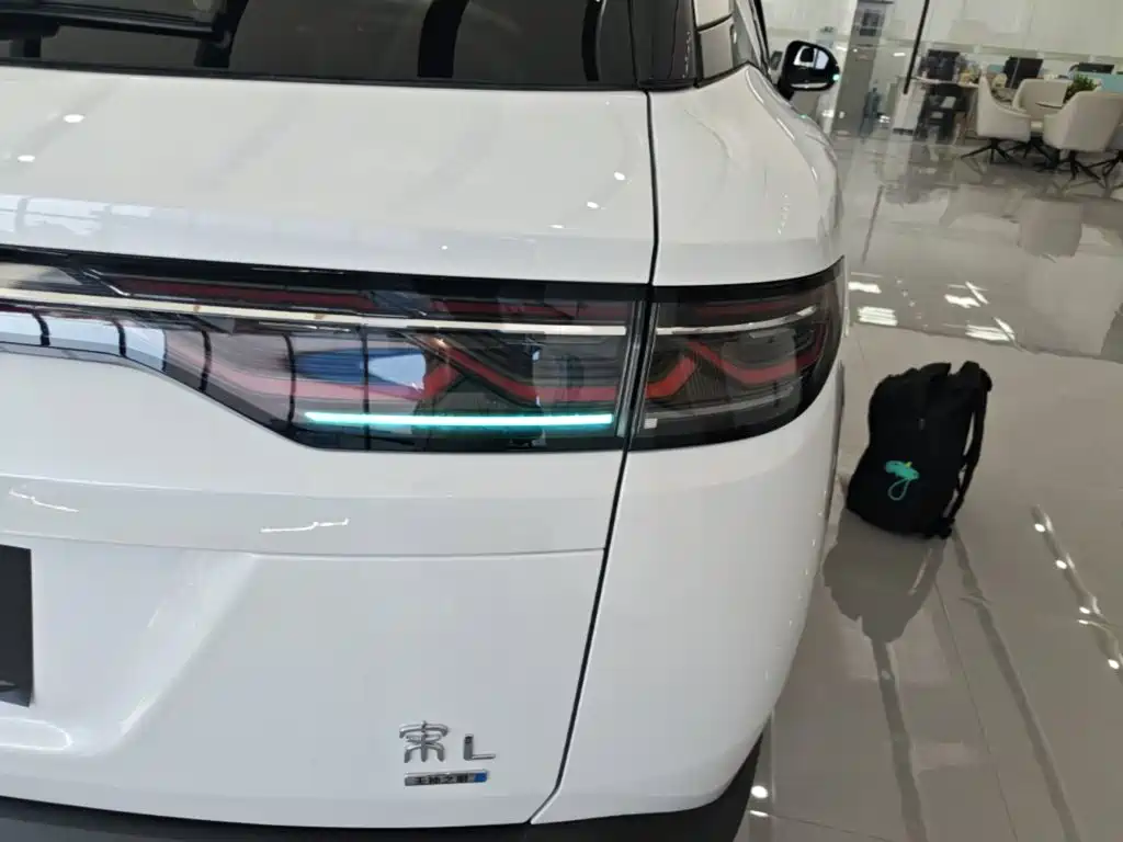 Фото 8 - BYD Song L DM-i