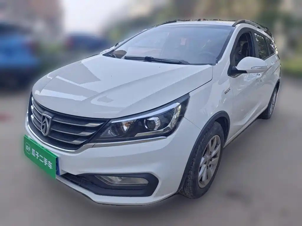Baojun 310W 2019 2017 1.5L Manual Fashion Edition (China V)