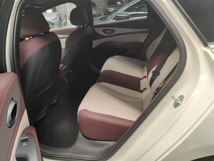 BYD Seal 07 DM-i 2026 DM-i 1.5T 230km Flagship фото 11