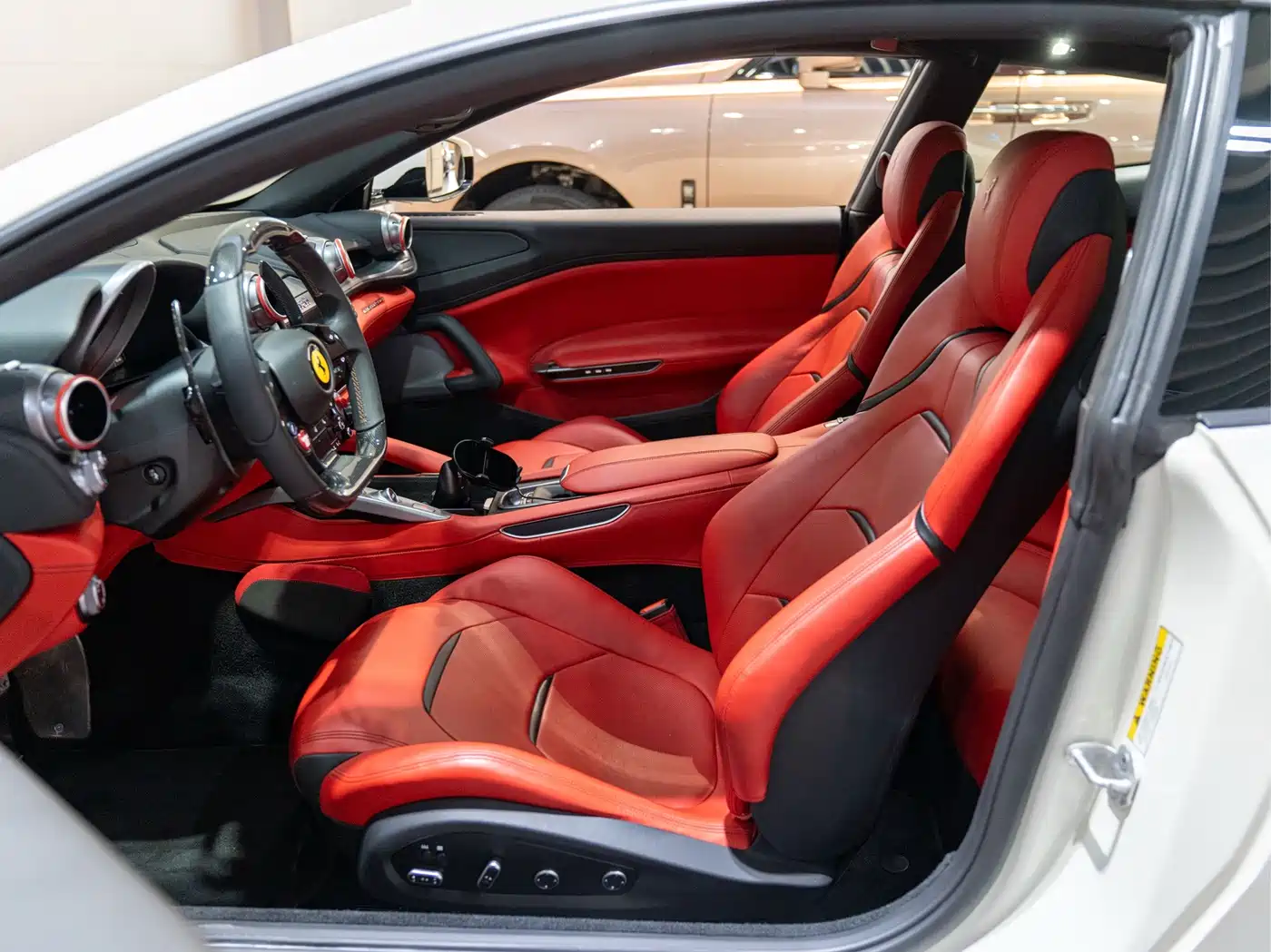 Ferrari GTC4Lusso 2018 2017 3.9T V8