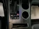 Photo 17 - Toyota Sienna