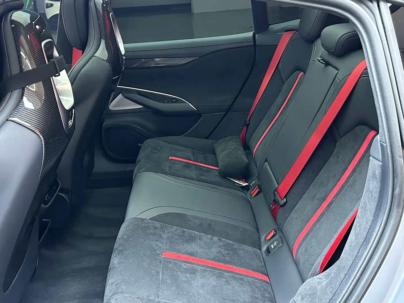 XIAOMI CAR XIAOMI SU7 ULTRA