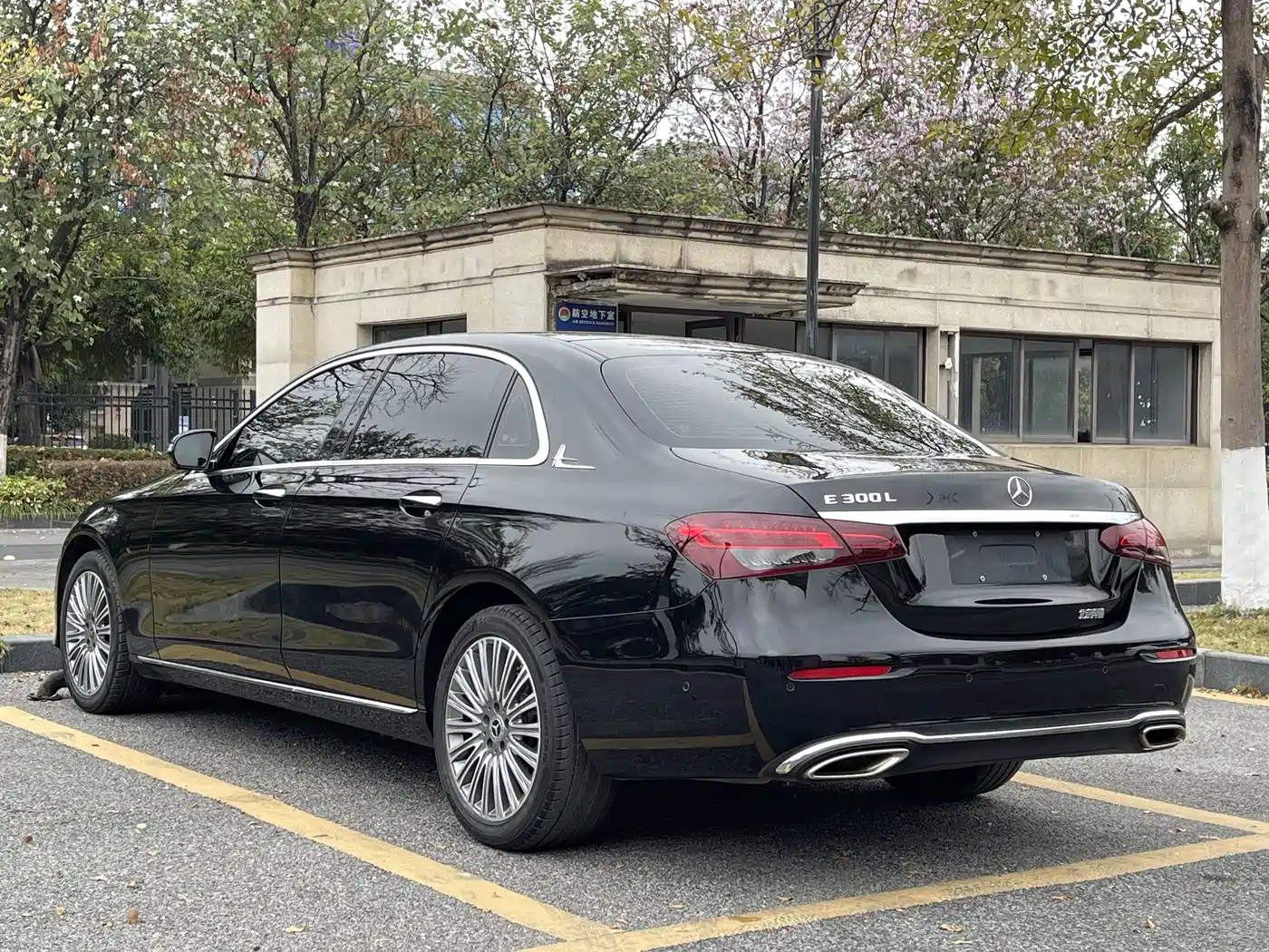 MERCEDES-BENZ E CLASS