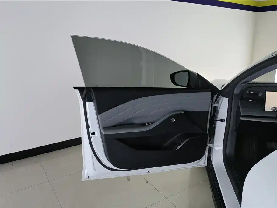 Geely Galaxy Galaxy E8 2024 Model 550km RWD Soaring Dragon Edition фото 7