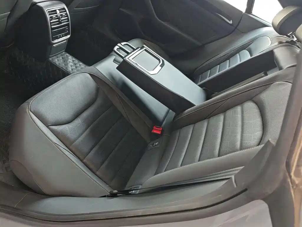 Photo 17 - Volkswagen CC