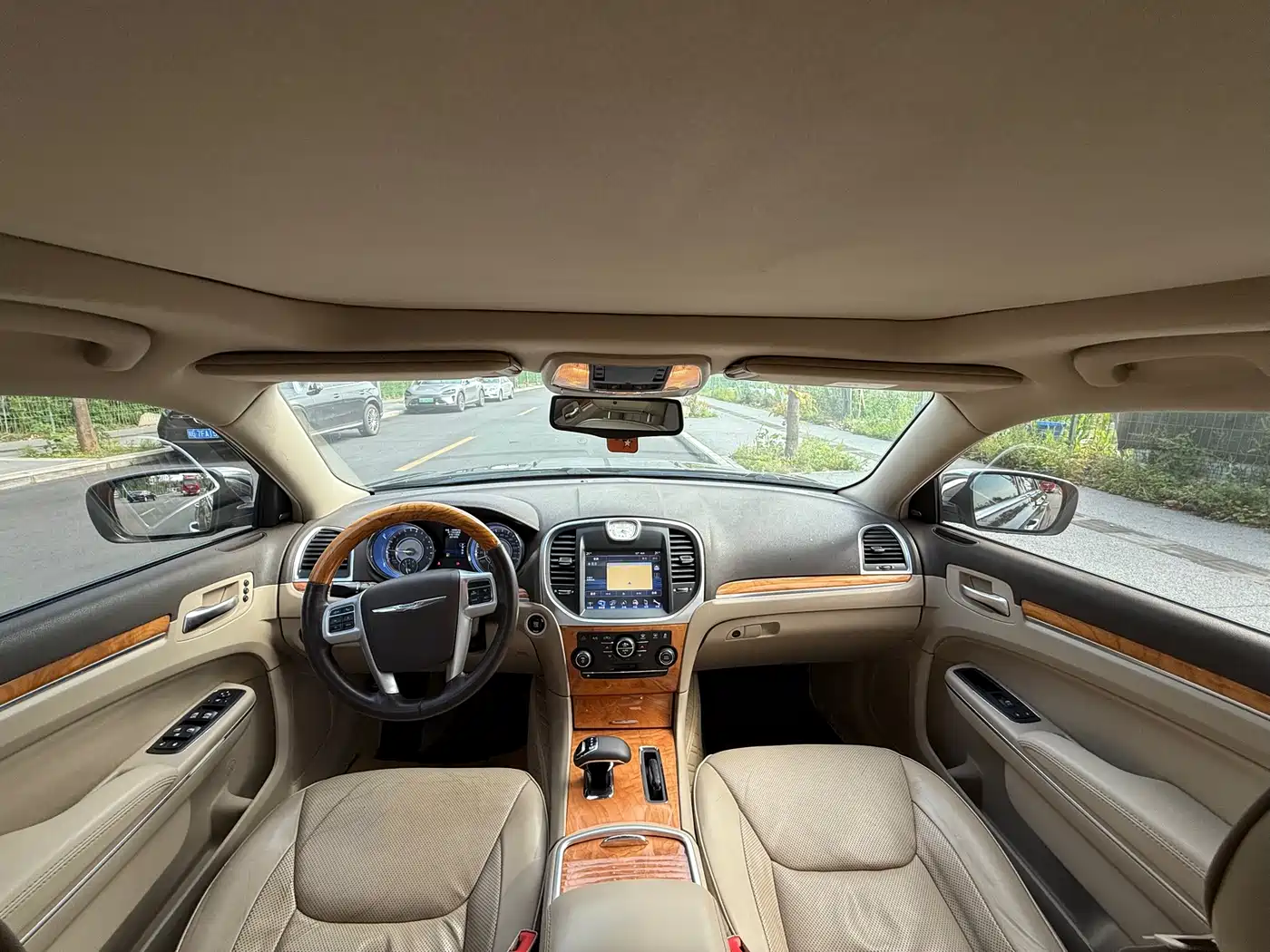 Chrysler 300C (Import) 2014 2013 Model 3.6L Premium Comfort Edition