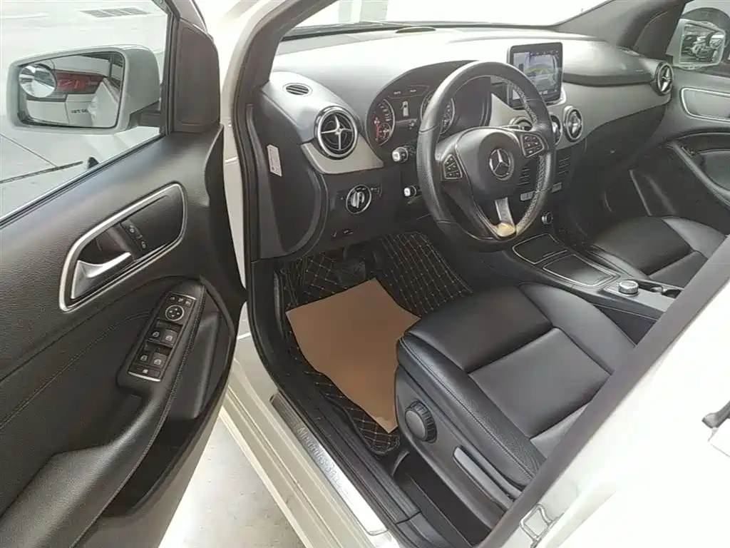 Mercedes-Benz B-Class 2019 B 200 Dynamic фото 16