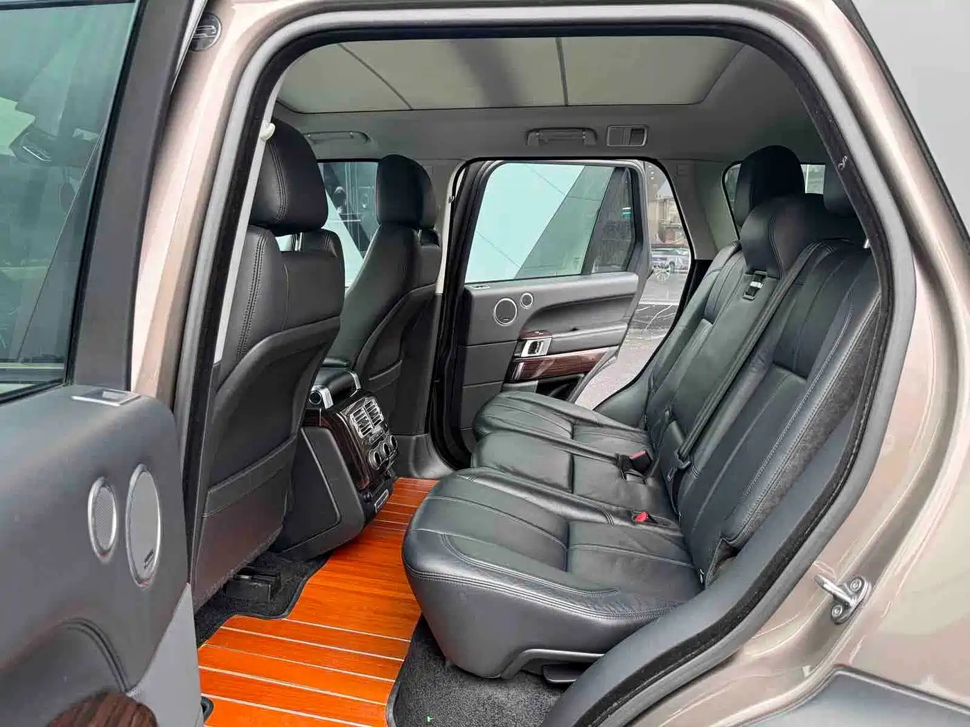 Land Rover Range Rover 2015 3.0 TDV6 Vogue фото 6