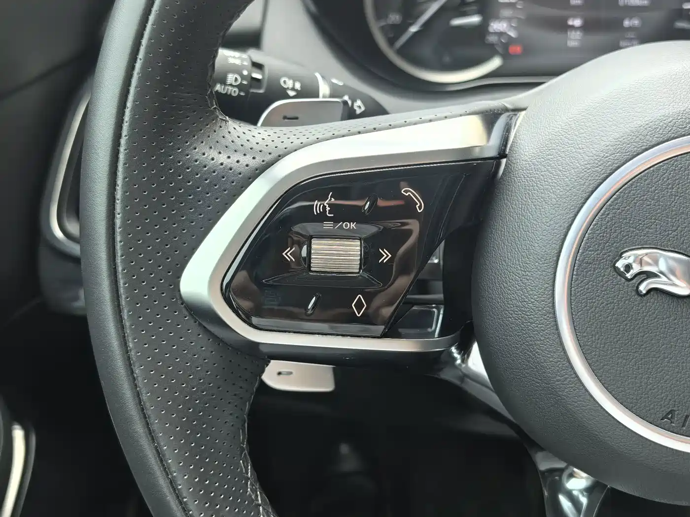 Jaguar E-PACE 2024 2024 Youth Sport Edition R-DYNAMIC