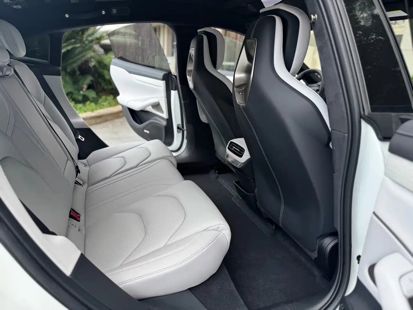 Xiaomi Auto Xiaomi SU7 2024 AWD Extended Range Advanced Smart Driving Max Edition фото 7