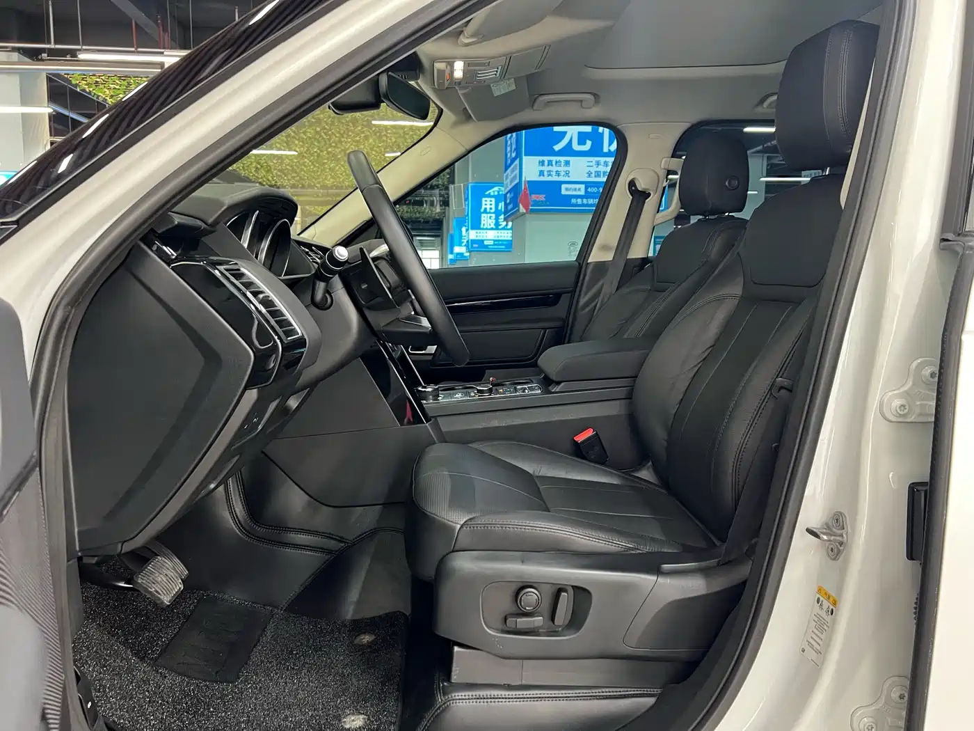Land Rover Discovery 2019 3.0 SC V6 SE фото 6