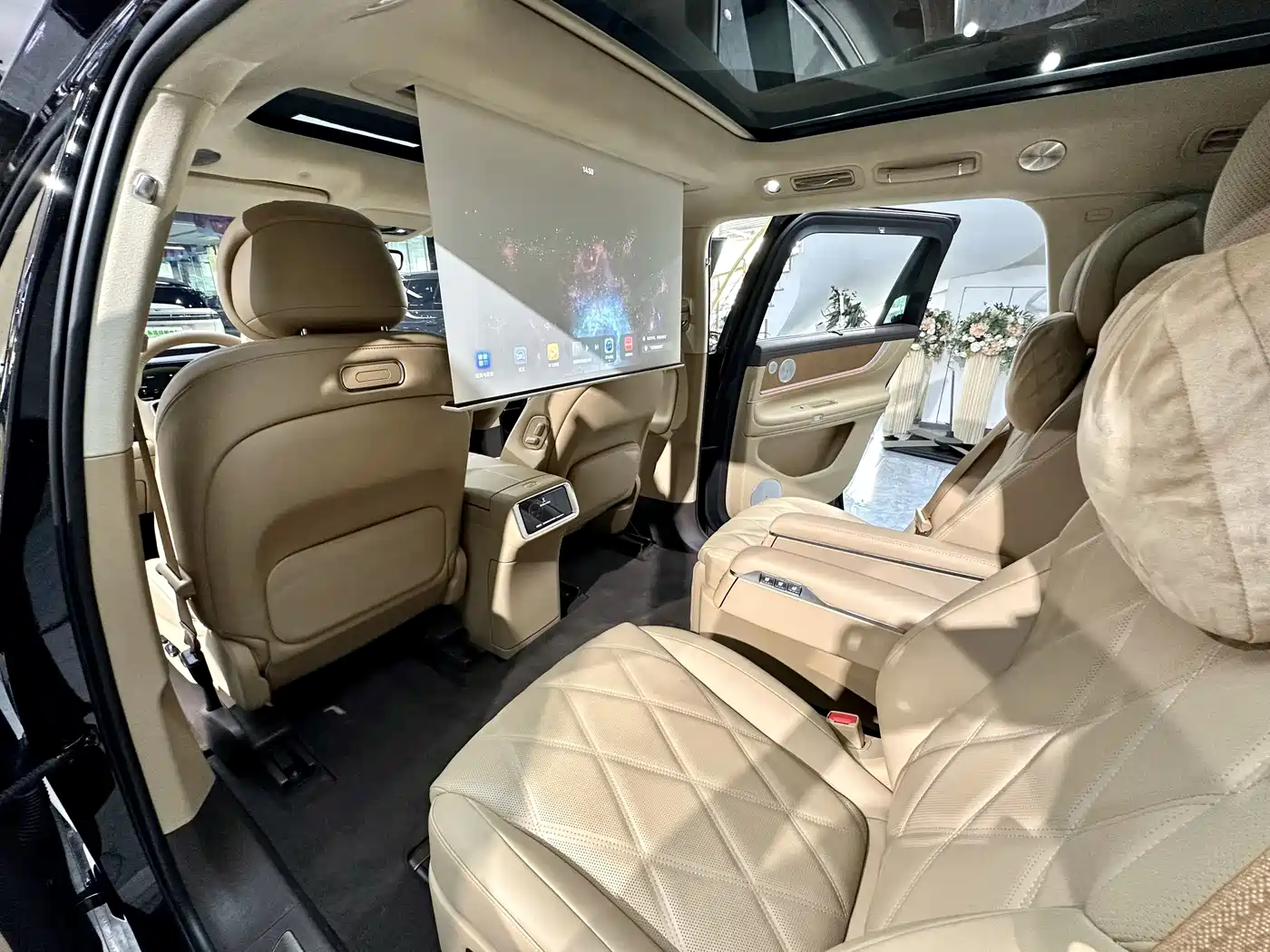 AITO Wenjie AITO M9 2025 Extended Range Ultra 52kWh 6-Seater фото 13