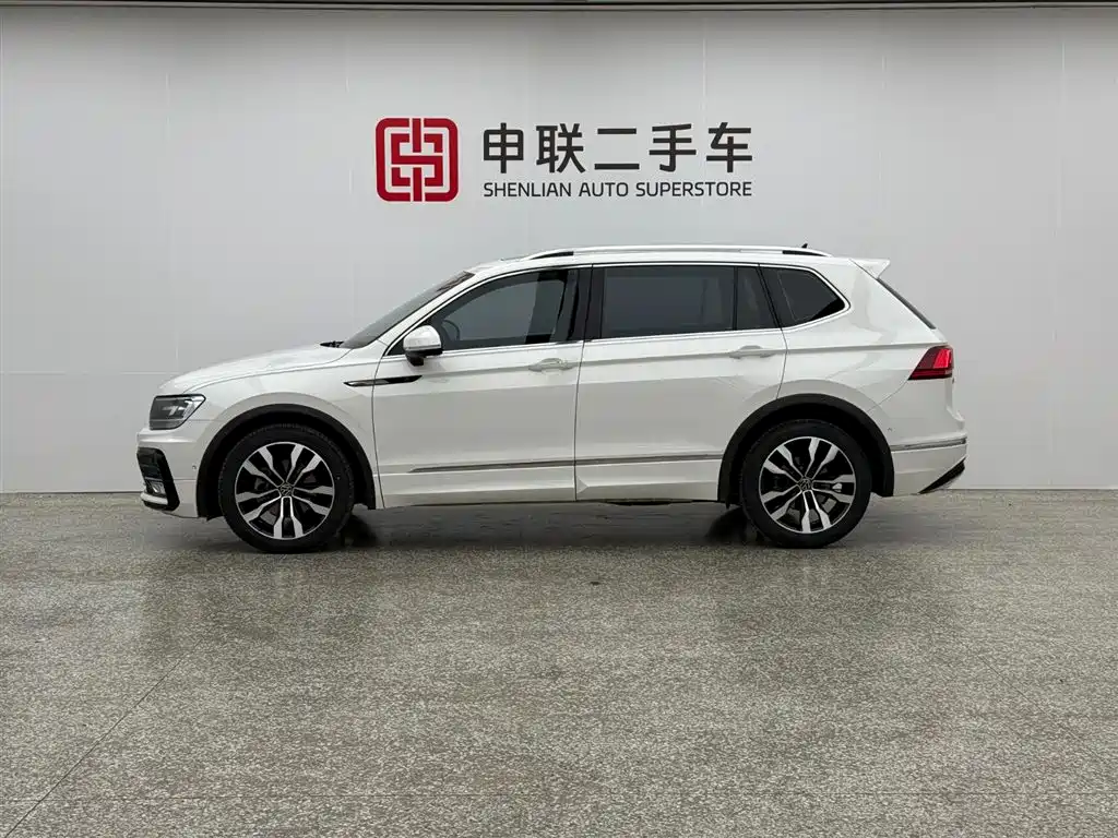 Volkswagen Tiguan L 2021 330TSI Automatic 2WD R-Line Premium фото 4