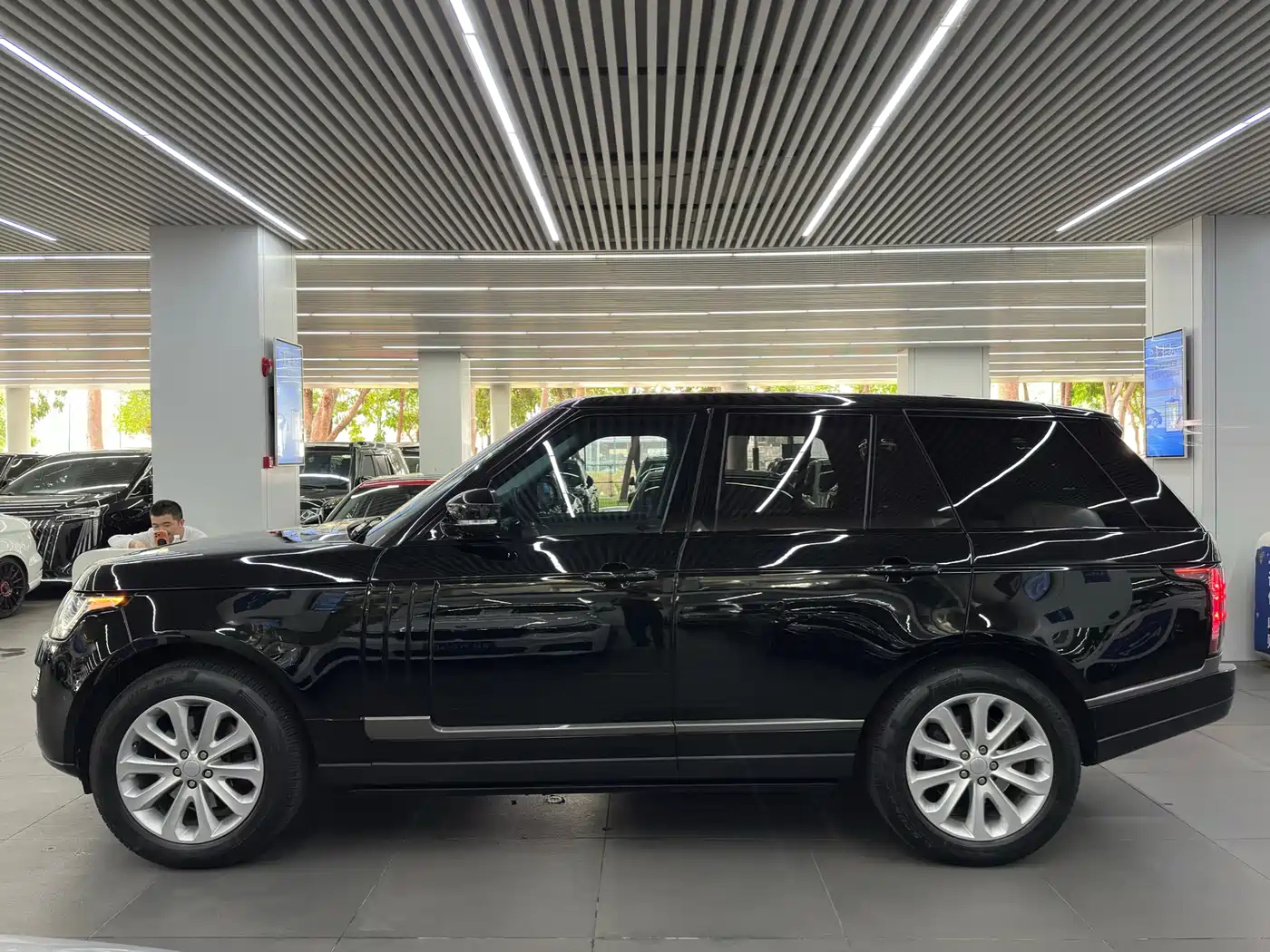 Land Rover Range Rover 2015 3.0 SC V6 Vogue фото 24