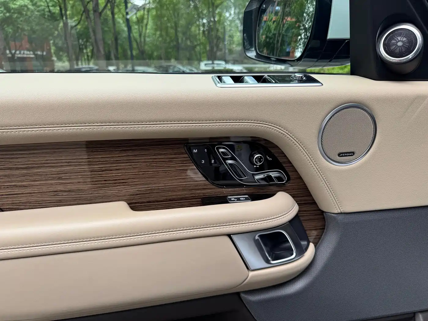 Land Rover Range Rover 2019 3.0 SCV6 Heritage Edition фото 22