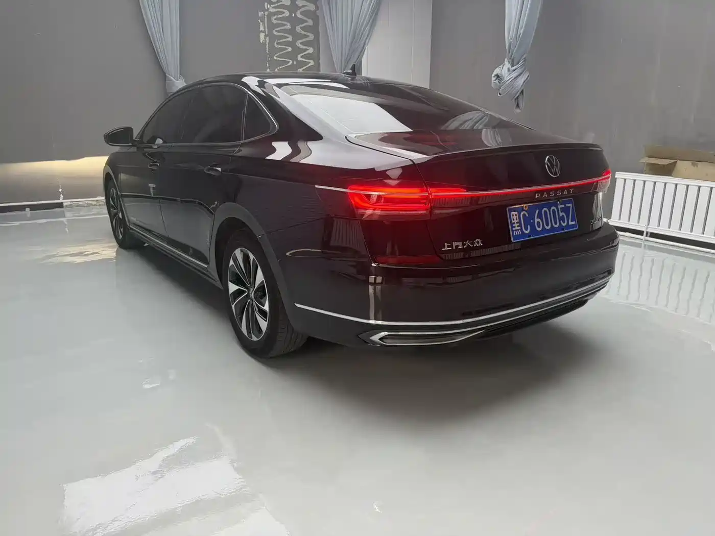 Volkswagen Passat 2023 280TSI Starlight Elite Edition фото 19