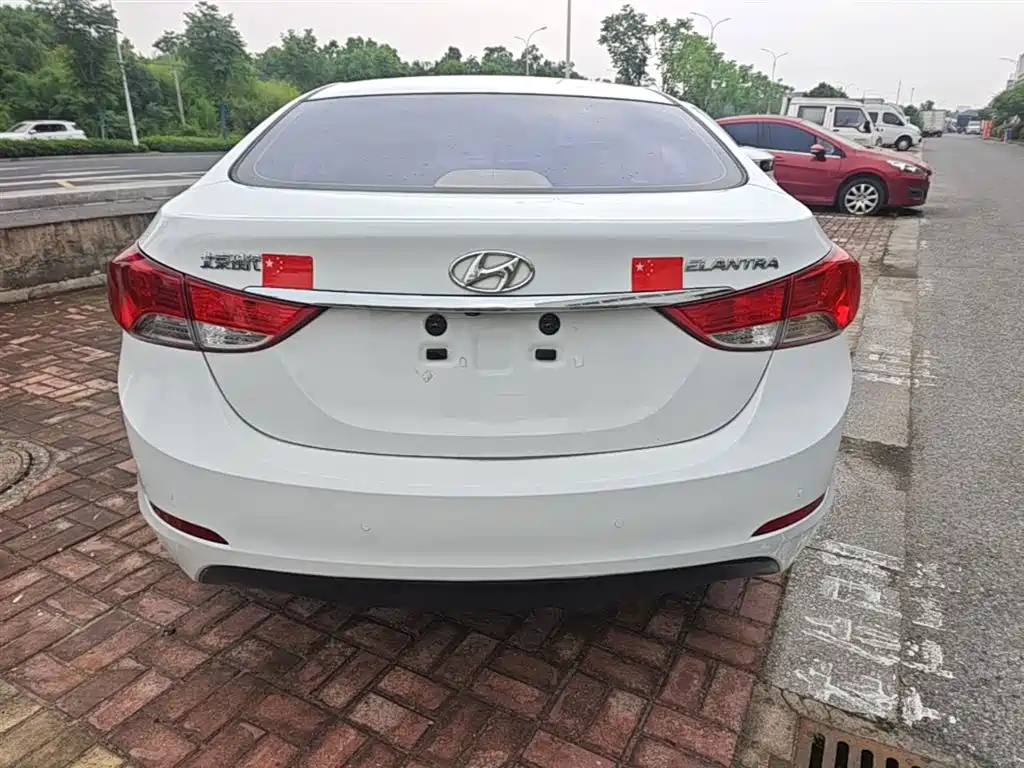 Hyundai Langdong 2013 1.6L Automatic Leading фото 6