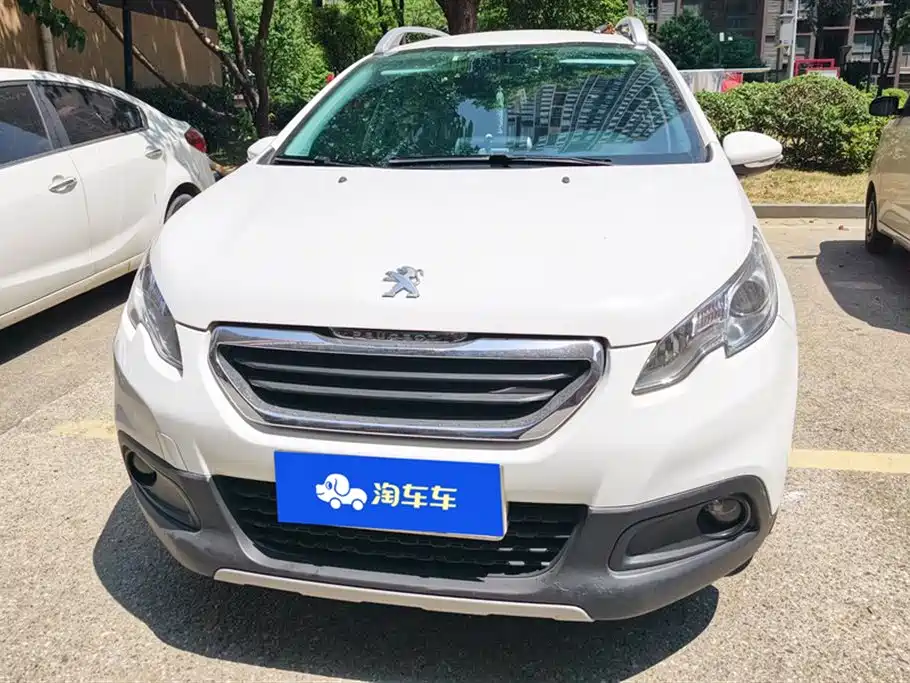 Peugeot 2008 2014 1.6L Automatic Excellence Edition фото 2