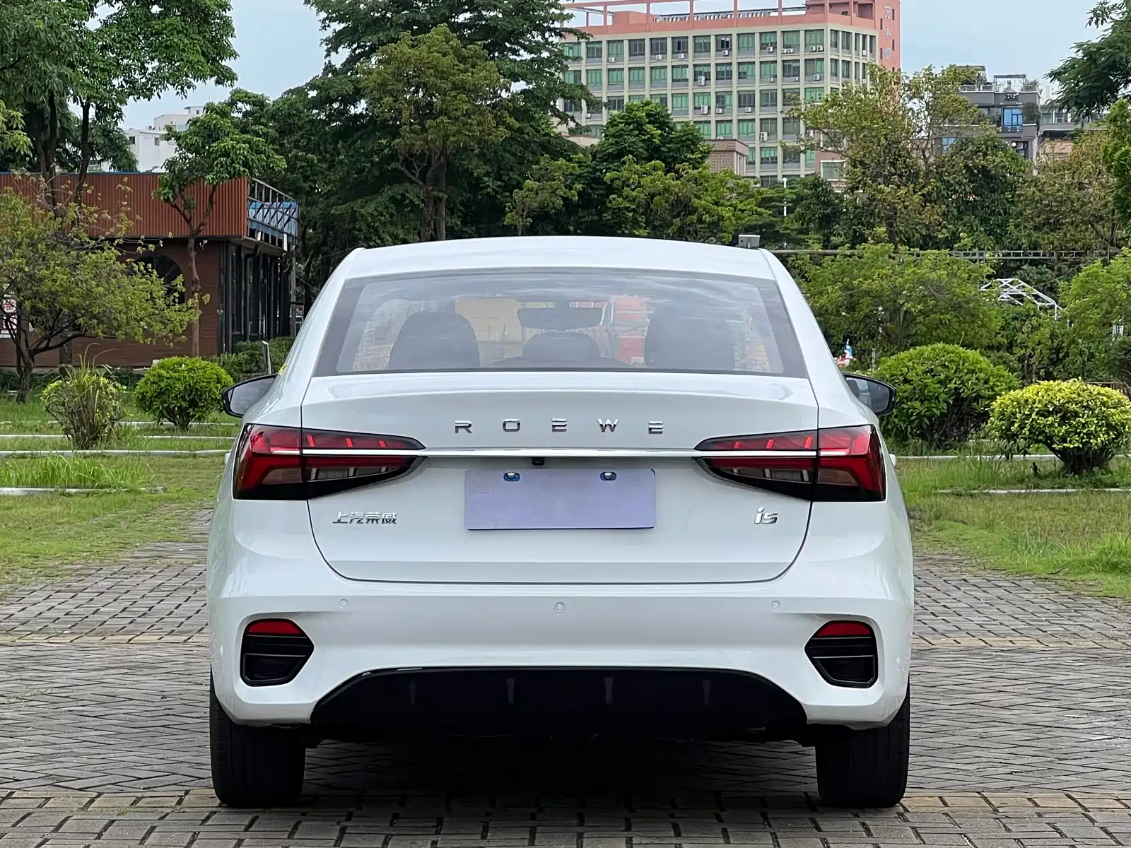 Фото 5 - Roewe i5