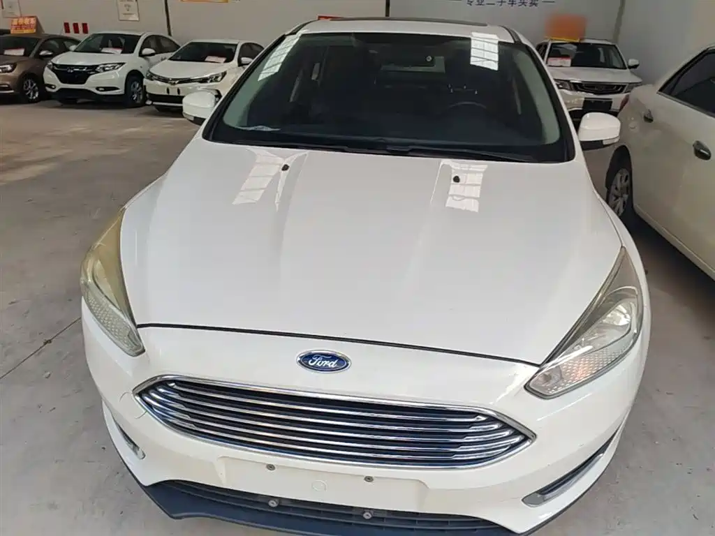 Фото 3 - Ford Focus