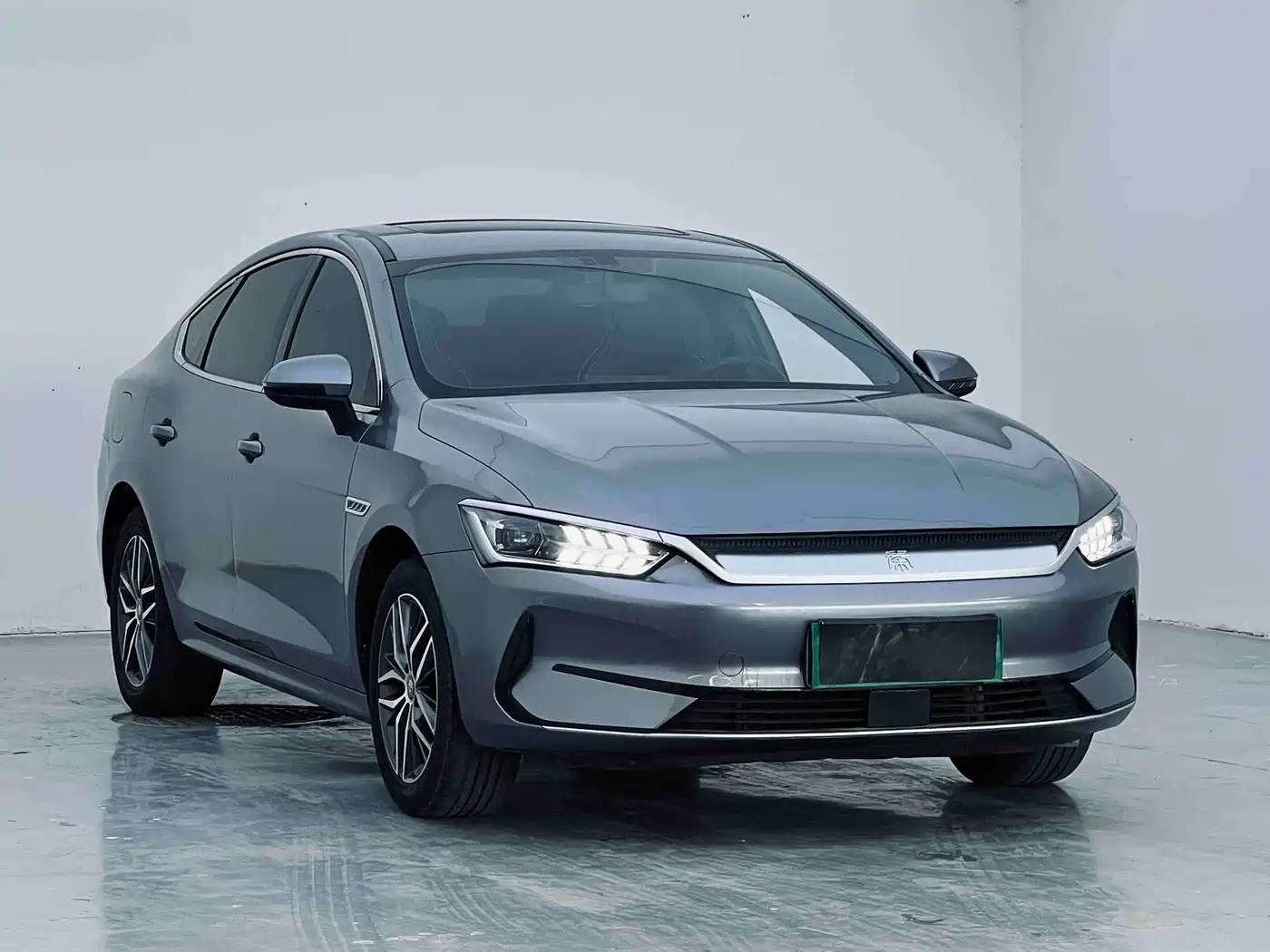 BYD Qin PLUS 2021 EV 400KM Luxury Model фото 3