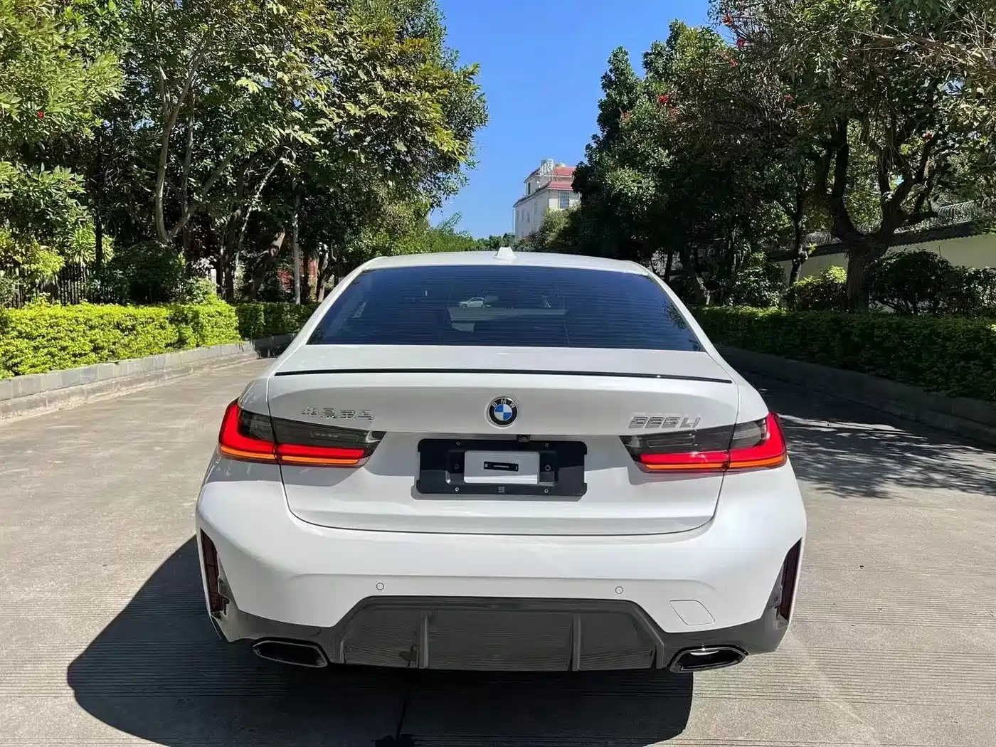 BMW 3 Series 2023 325Li M Sport Black Night Package фото 8