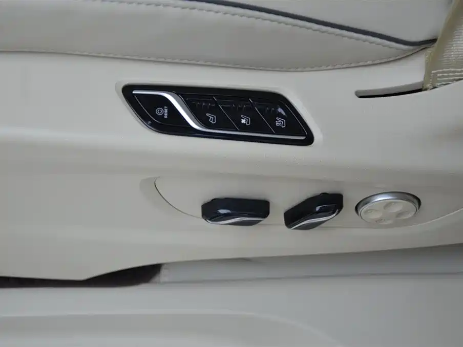 Voyah Auto Voyah Dreamer 2024 PHEV Extended Range Flagship Edition фото 12