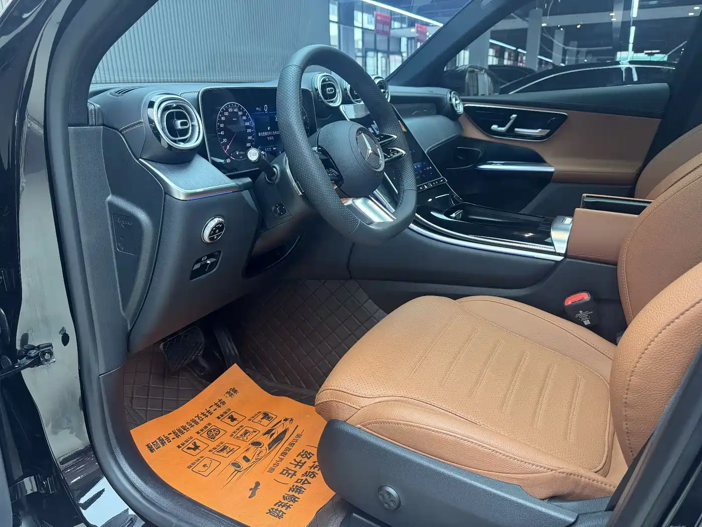 Mercedes-Benz GLC 2025 Model Year GLC 260 L 4MATIC Luxury фото 10