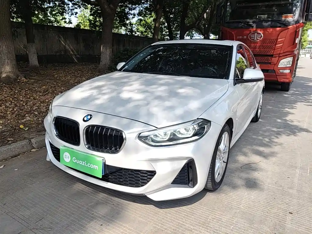 BMW 1 Series 2019 118i M Sport Package фото 2