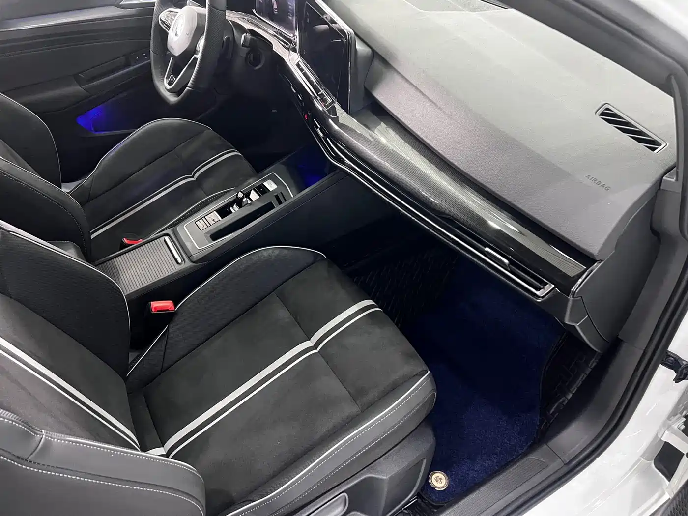 Volkswagen Golf 2021 280TSI DSG R-Line фото 4