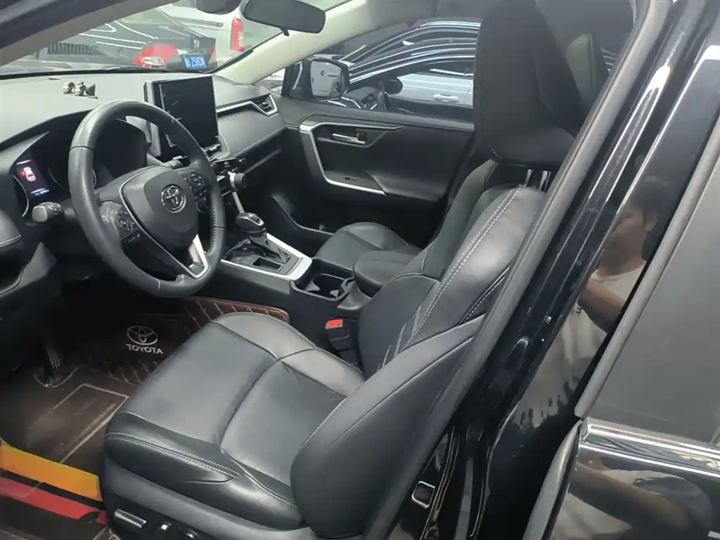 Toyota Wildlander 2022 2.0L CVT FWD Luxury PLUS Edition фото 15