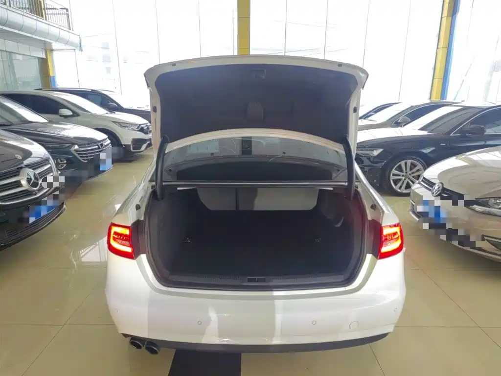 Audi A4L 2015 35 TFSI Auto Comfort фото 15