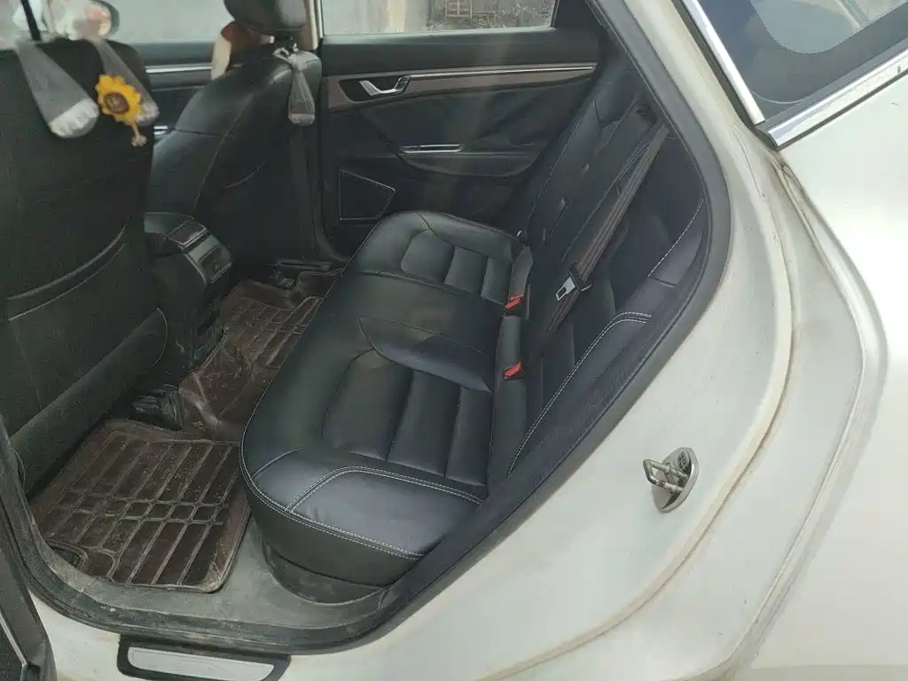 Photo 13 - Geely Emgrand GS