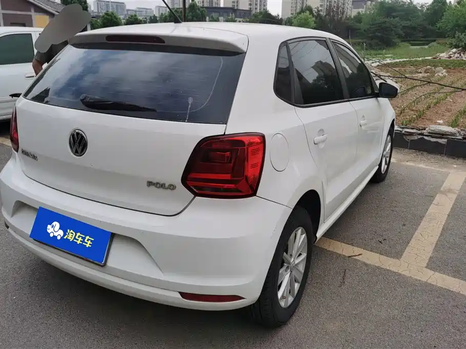 Volkswagen Polo 2014 1.4L Manual Comfort Edition фото 3