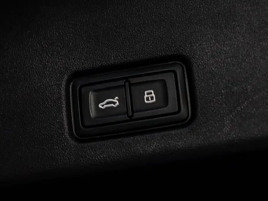 Audi Q6 2024 40 TFSI quattro Cloud View Yulin Package 7-seater фото 7