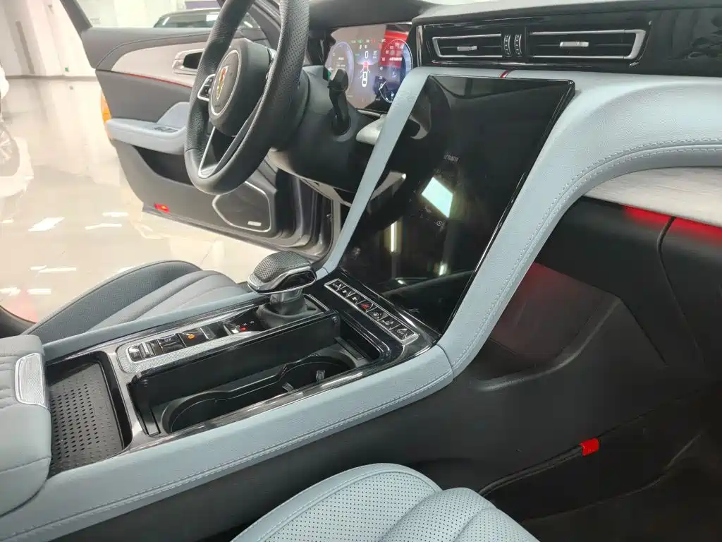 Hongqi H5 PHEV 2025 2025 170 Super Hybrid Edition