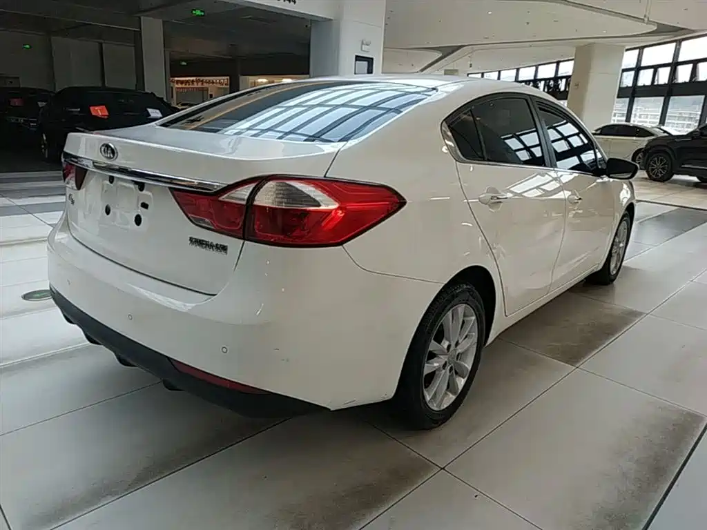 Kia K3 2016 1.6L Automatic GLS фото 7