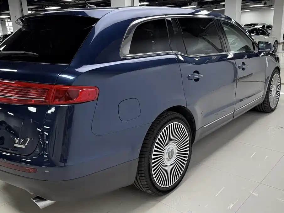 Lincoln MKT 2013