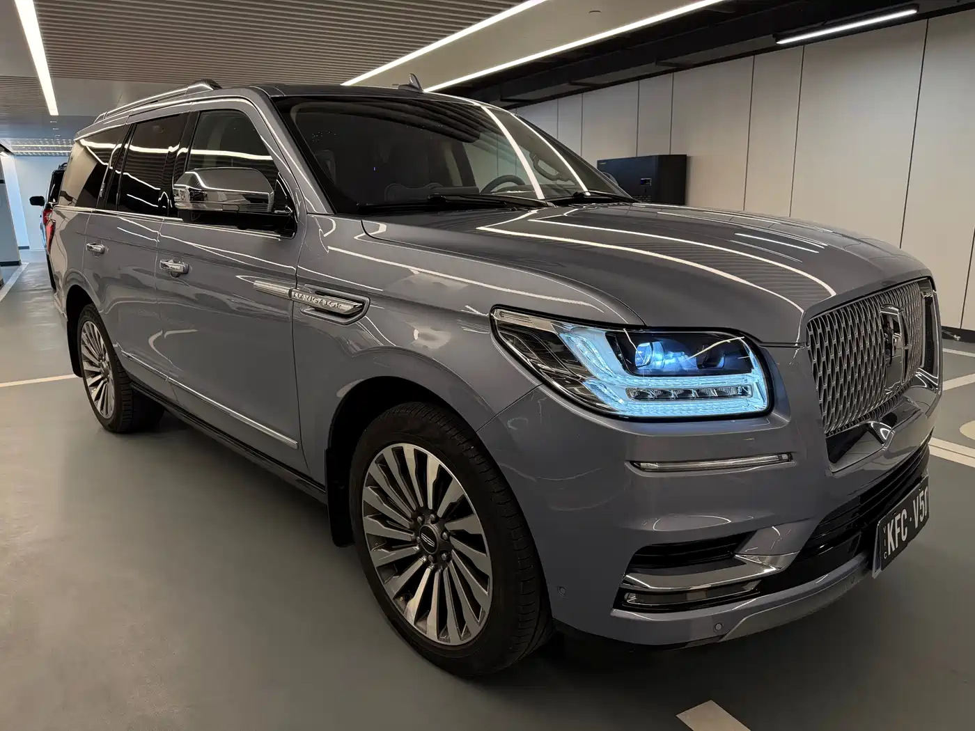 LINCOLN NAVIGATOR