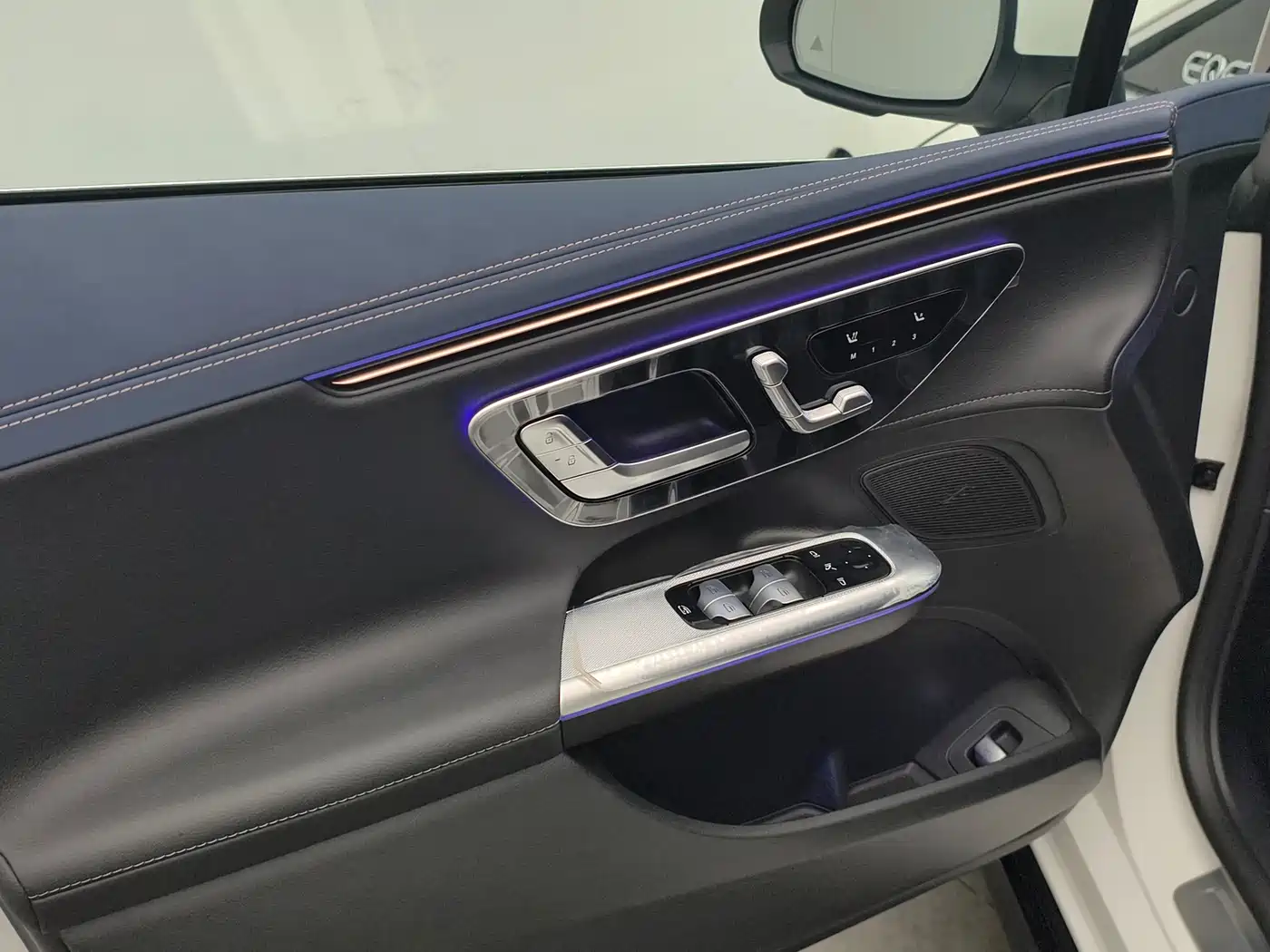 Mercedes-Benz EQE 2025 Model 500 4MATIC Luxury Edition фото 13