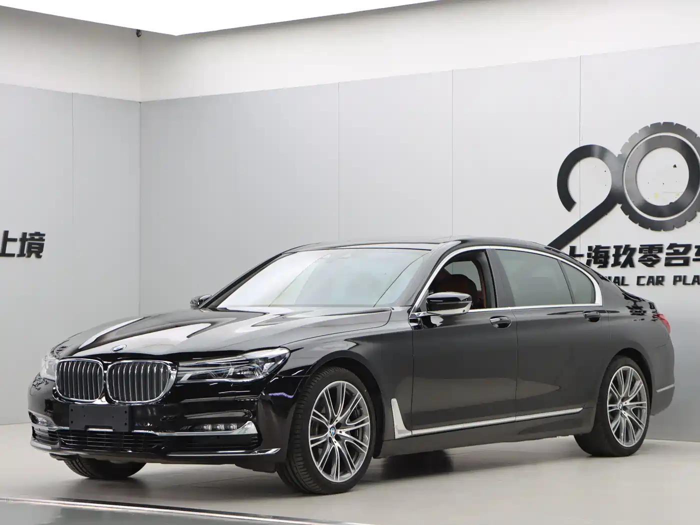 BMW 7 Series 2018 740Li xDrive Premium Type Excellence Package фото 3