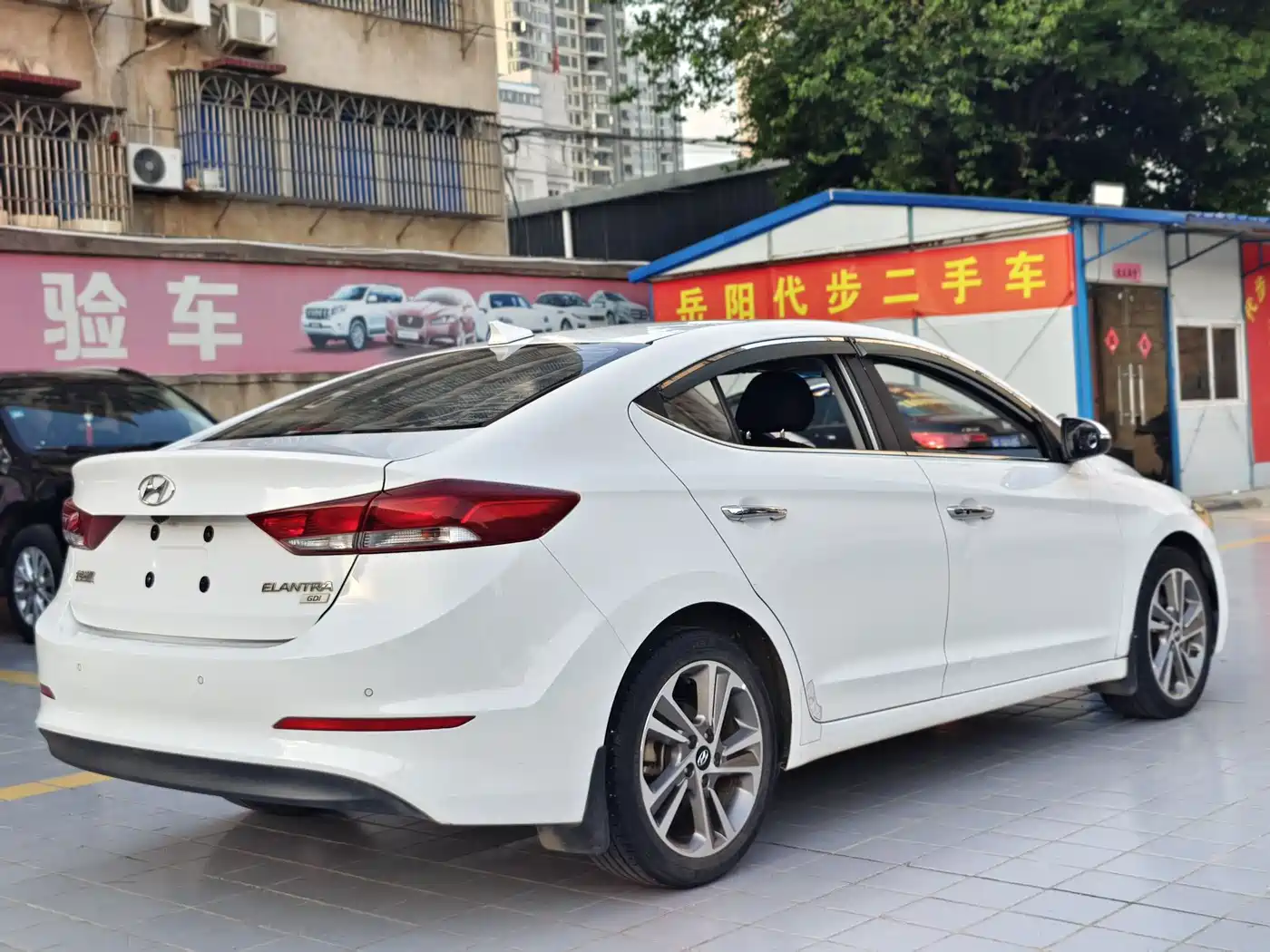 Hyundai Elantra 2016 Model 1.6L Automatic Smart Elite фото 20