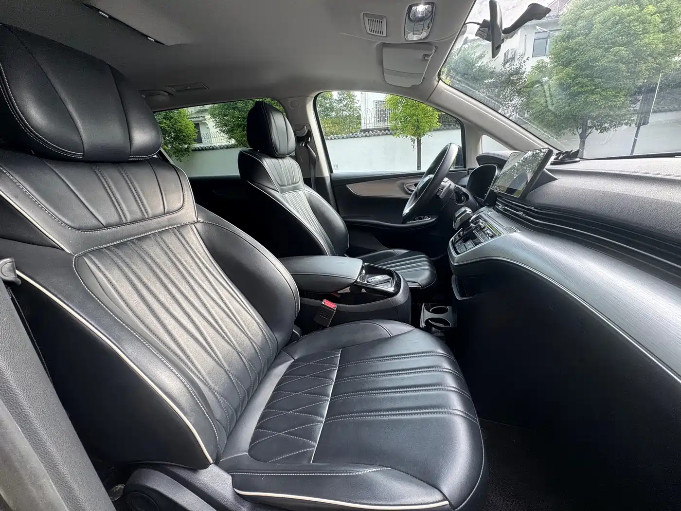 Roewe iMAX8 2023 2022 400TGI Flagship