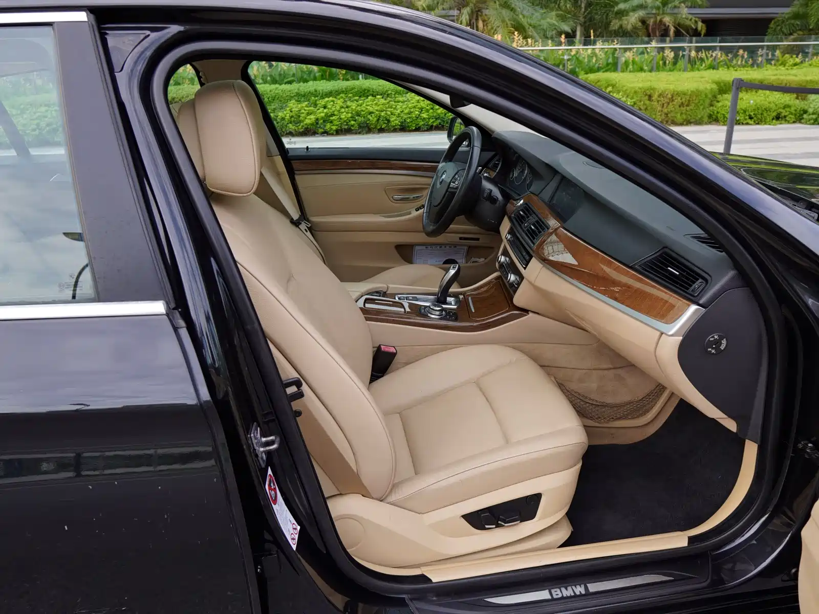 Photo 14 - BMW 5 Series