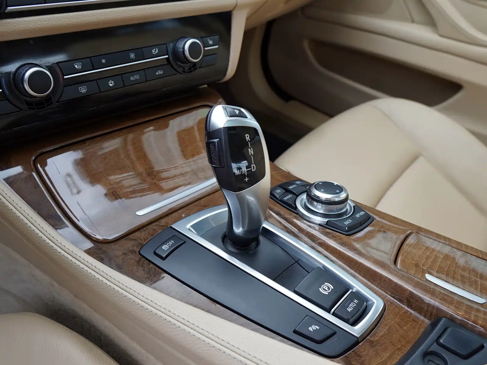 Photo 21 - BMW 5 Series