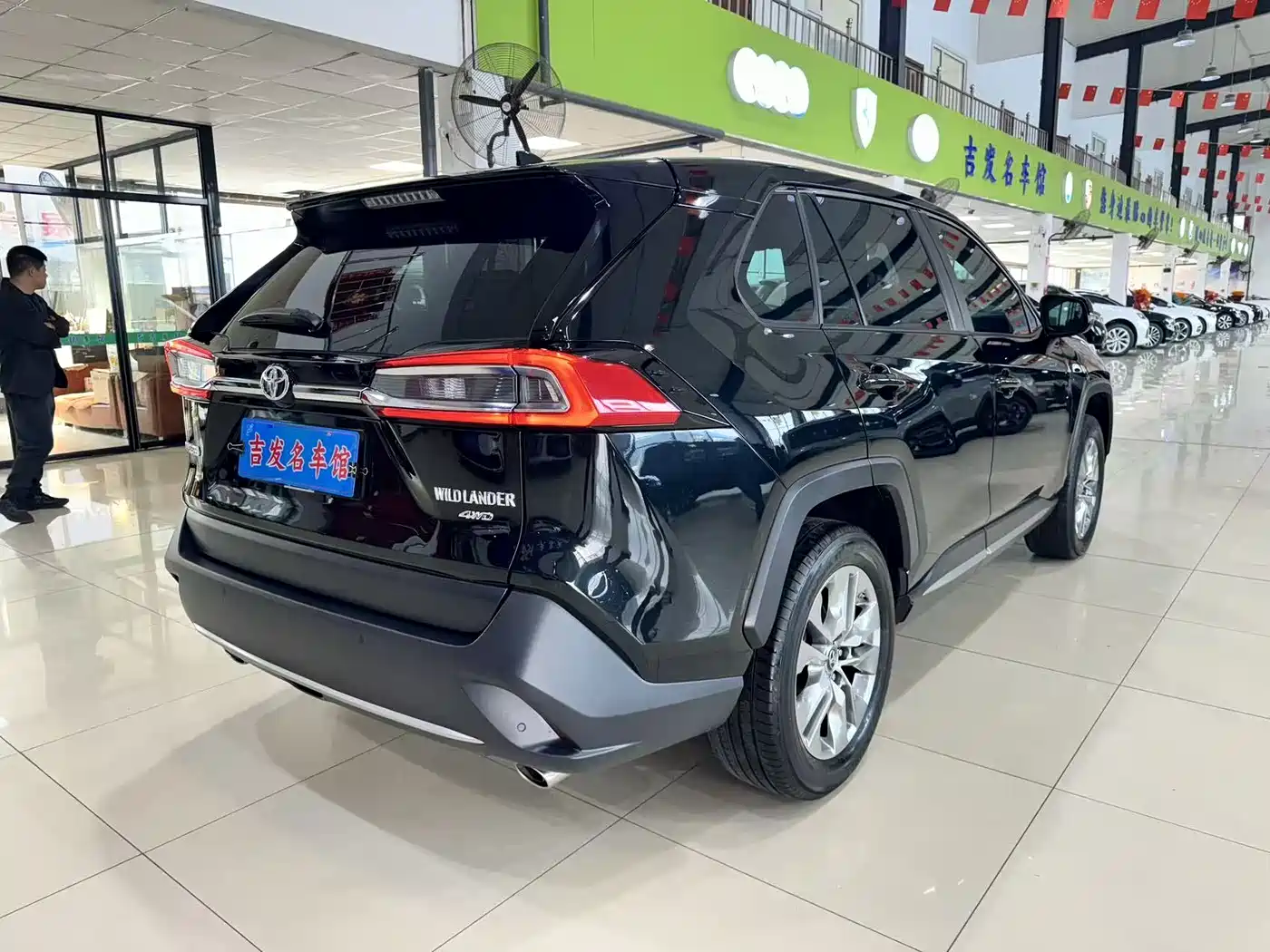 Toyota Wildlander 2022 2.0L CVT AWD Luxury Edition фото 17