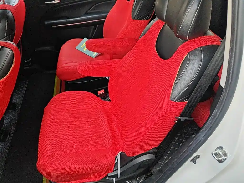 GAC Trumpchi Trumpchi M6 2021 270T DCT Luxury Edition (7-Seater) фото 15