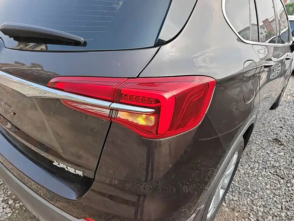 Photo 8 - Buick Envision Plus