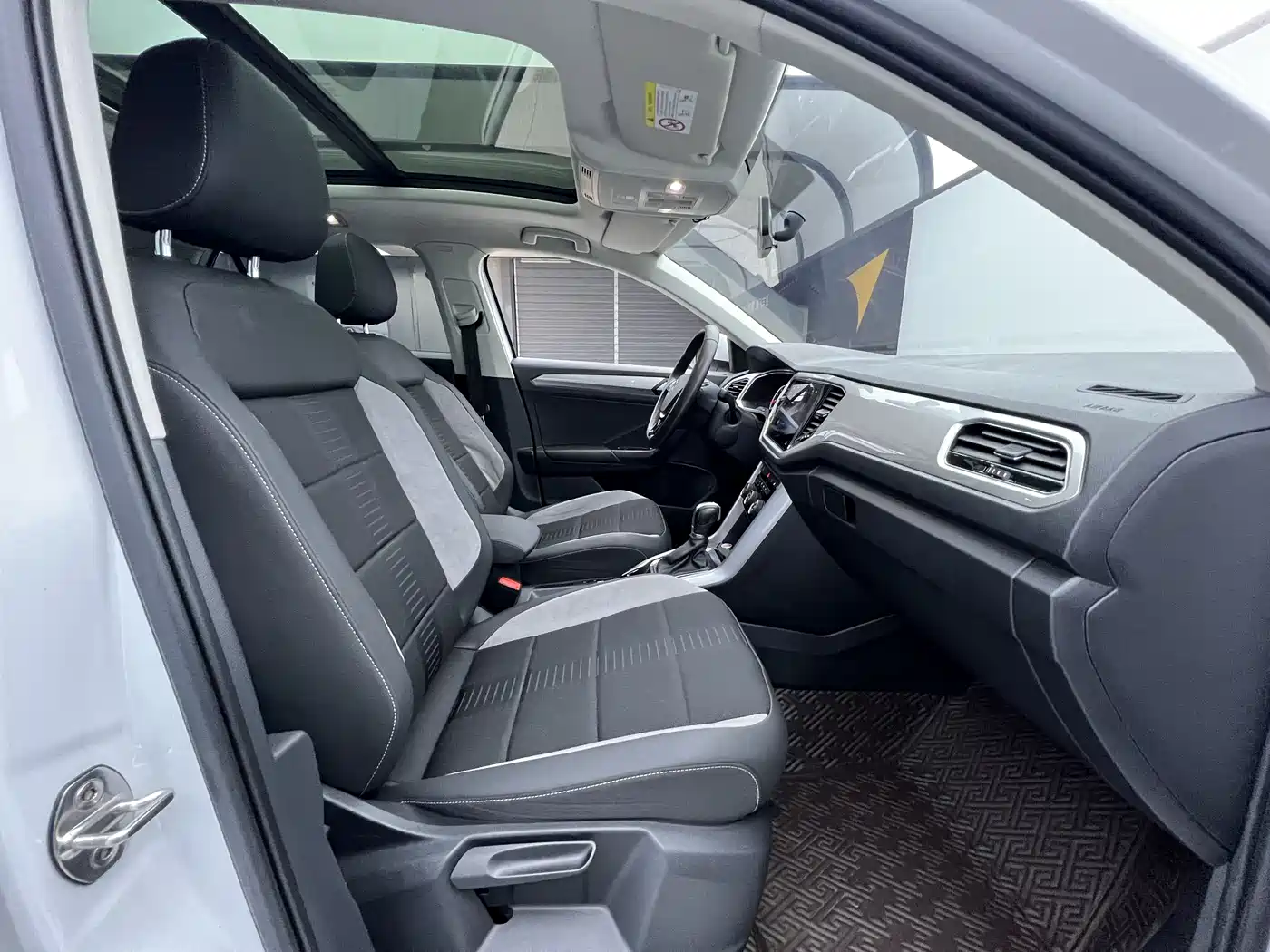 Volkswagen T-ROC 2021 280TSI DSG 2WD Comfort Connected фото 27