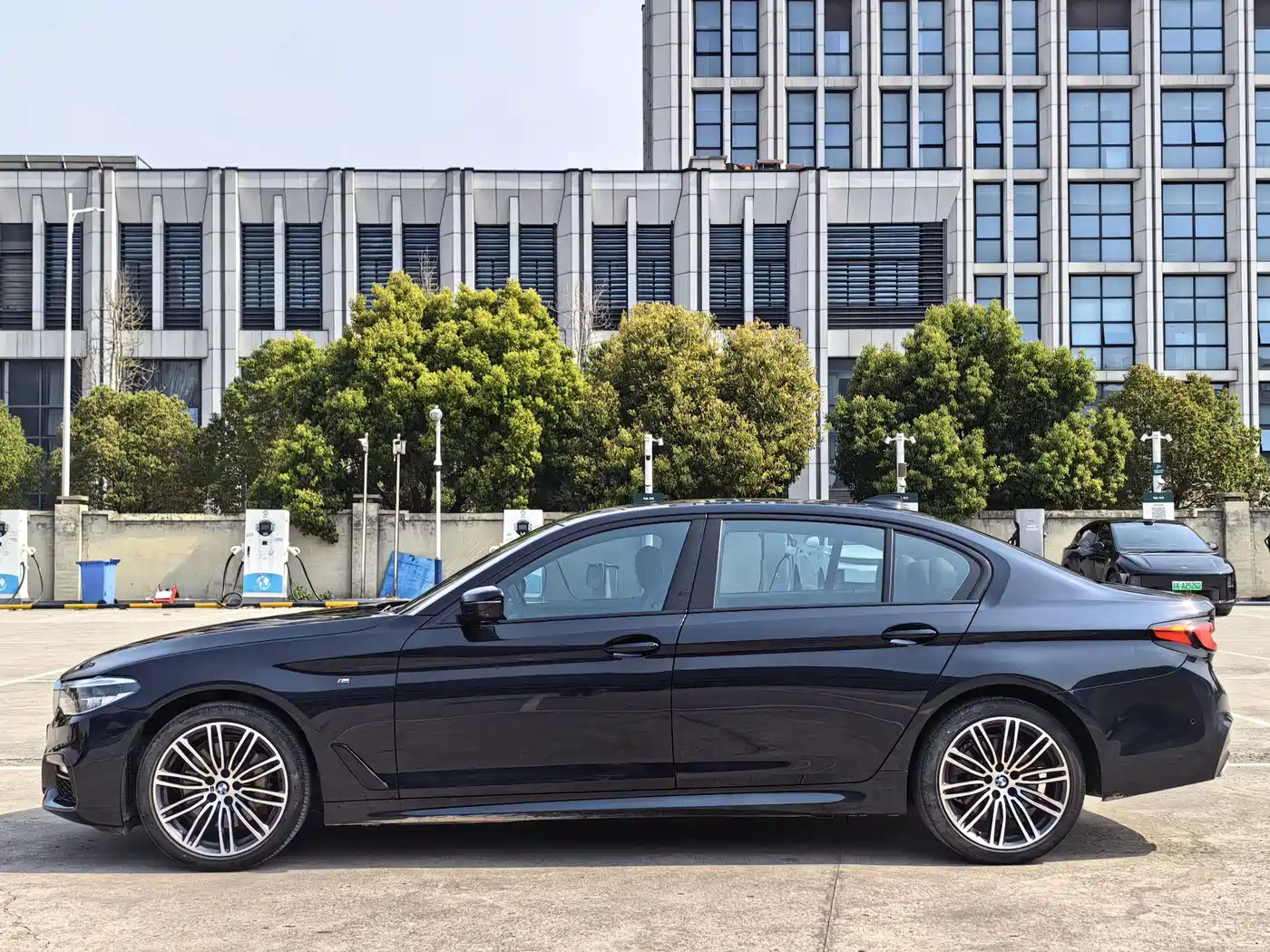 BMW 5 Series 2019 530Li Premium M Sport Package фото 6